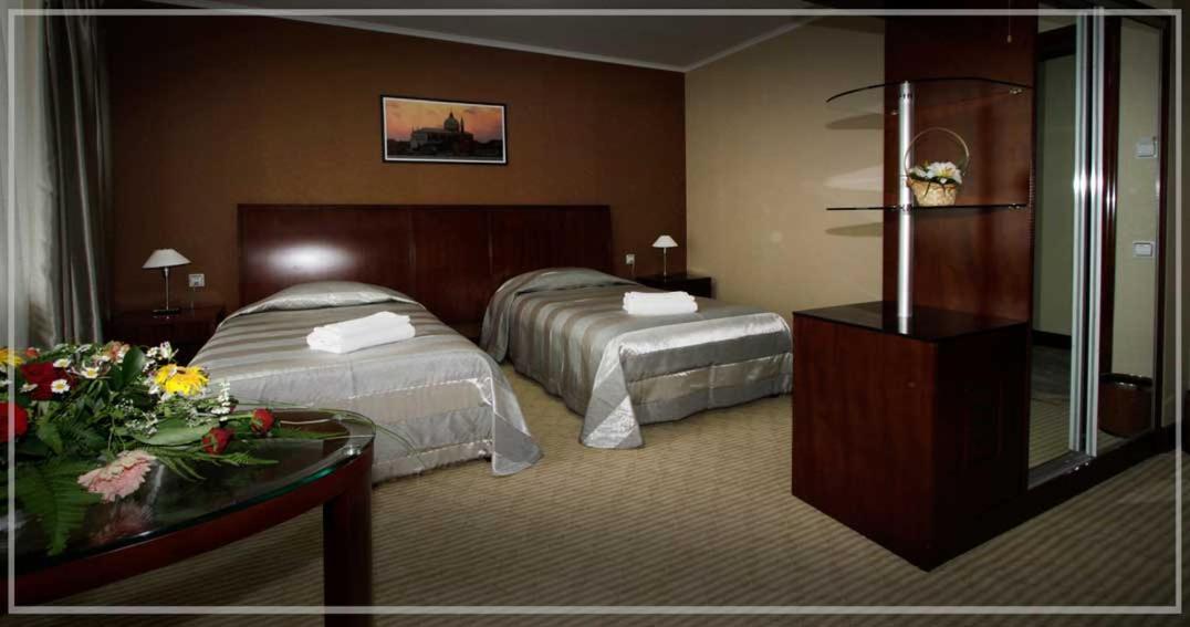 Voyage Hotel Almaty Pokoj fotografie