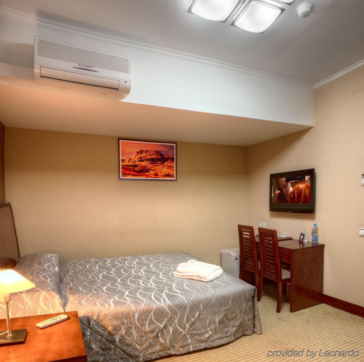 Voyage Hotel Almaty Pokoj fotografie
