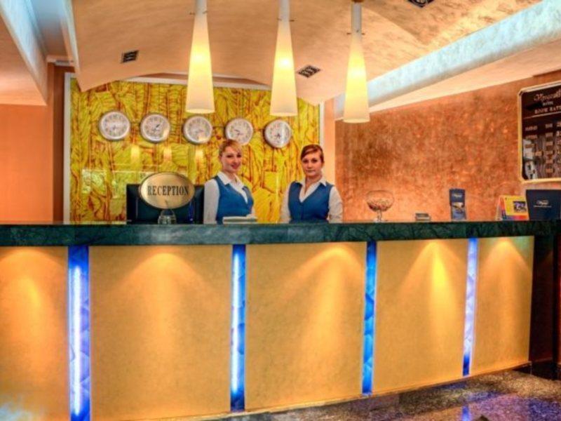 Voyage Hotel Almaty Exteriér fotografie